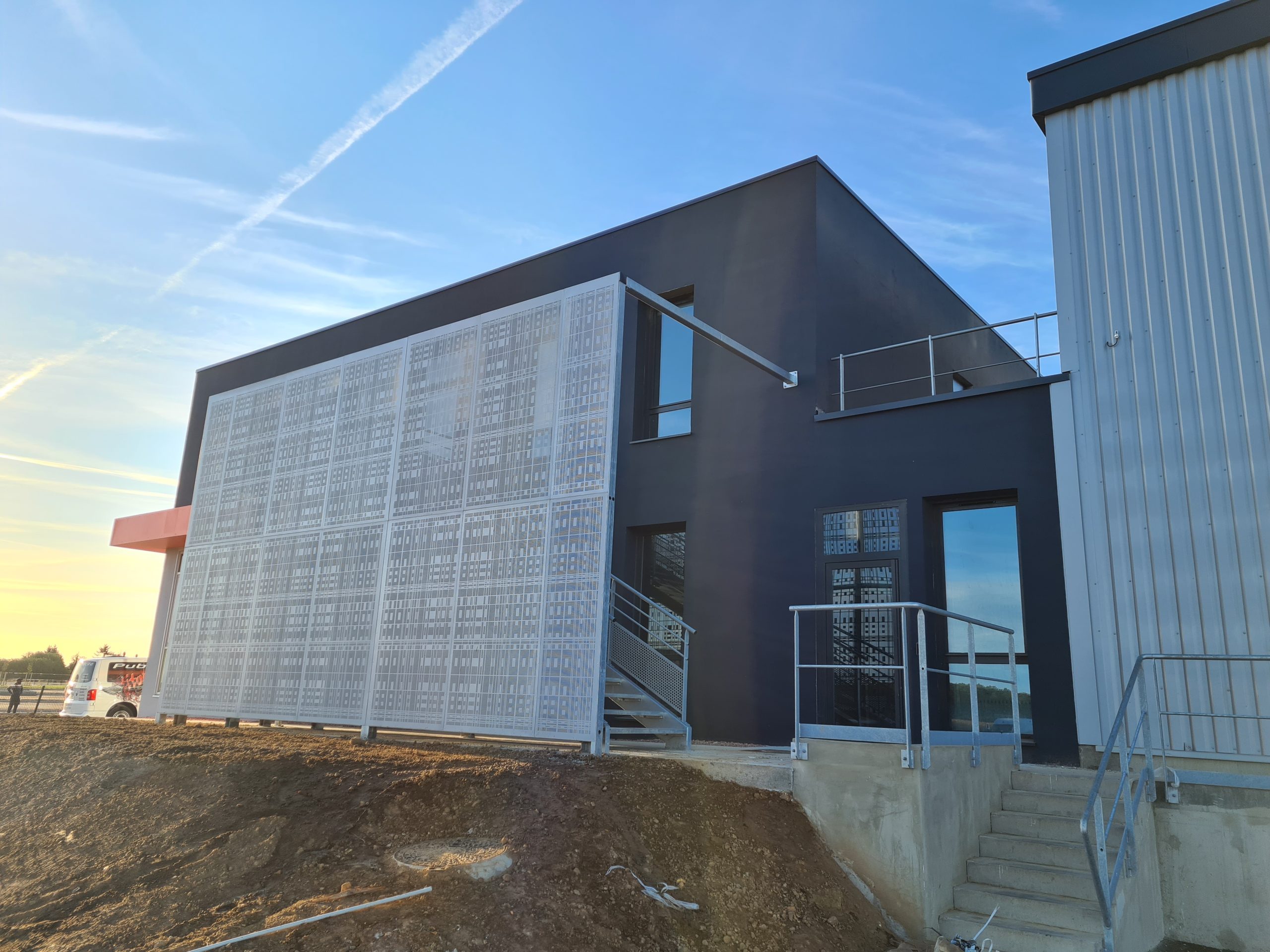 2022.05.06 10h42 ls photo 20210930 091445 scaled