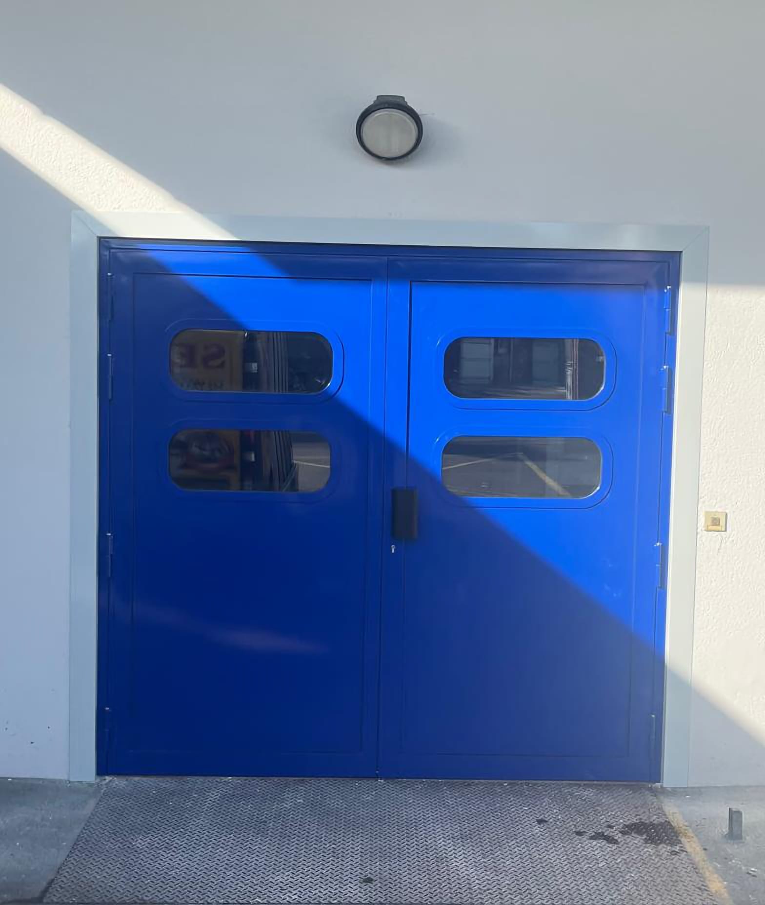 la poste brehal porte acier a 2 vantaux