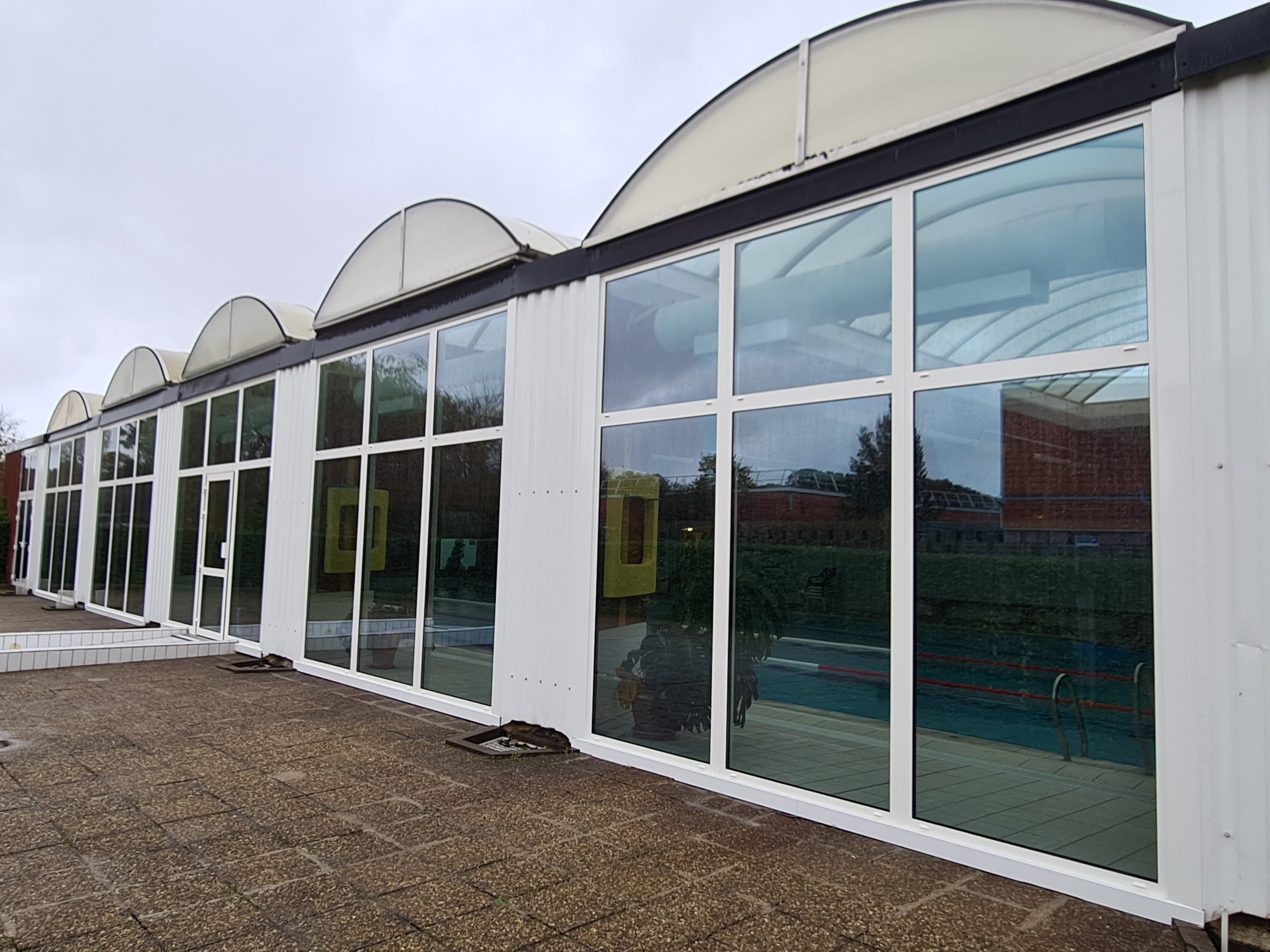 piscine de conches en ouche 1 scaled